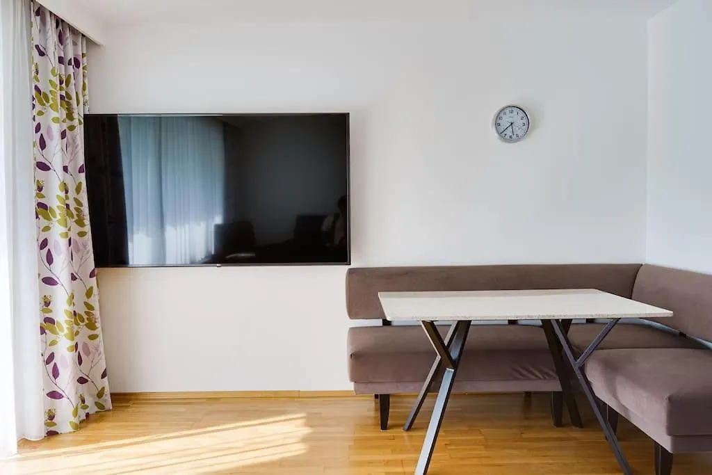 Apartment With Comfy Balcony Innsbruck