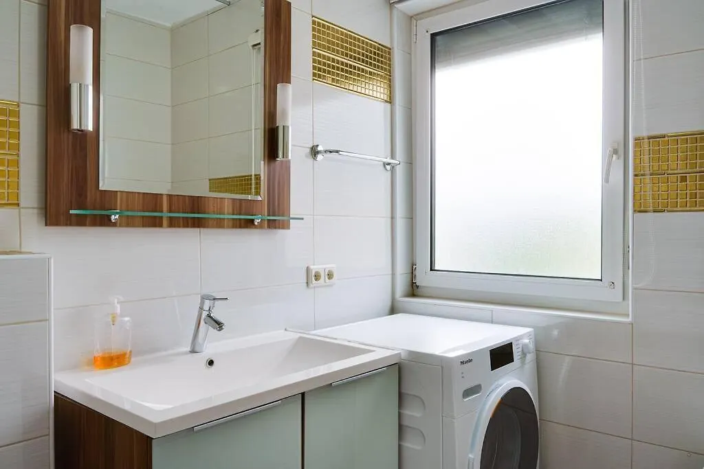 Apartment With Comfy Balcony Innsbruck